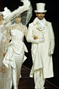Christian Dior Fall 2000 Couture Fashion Show Details