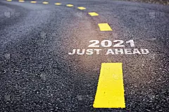 2021年就在前方用标线写在路面上