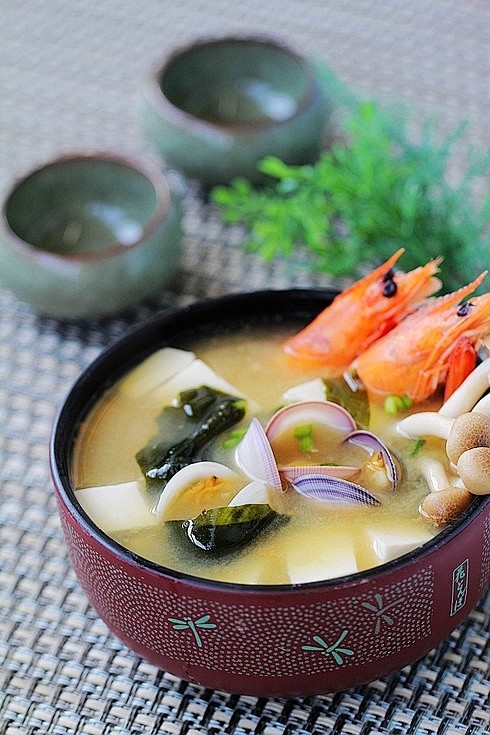 日式味增汤
食材：
豆腐      ...