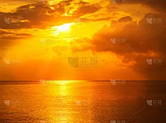 惊人的美丽的日落