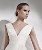 【Elie Saab设计9款pronovias 婚纱】8- Pronovias 2015-MOLOKAI - Wedding dress with geometric back #婚纱2015# #婚纱缎# #优雅# #时尚# @成都上锦婚纱定制 