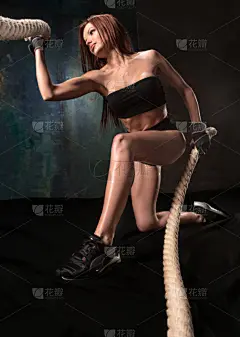 学校体育馆,青年女人,绳子,力量,垂直画幅,健康,仅成年人,培训课,青年人,运动
