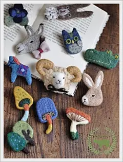 felting animal brooches
