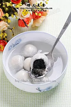 如何做爆浆黑芝麻汤圆的做法（元宵节菜谱）