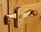 Wooden door knobs & latches: 木门旋钮和门闩