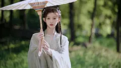 美女古风 伞 树林 美女壁纸护眼