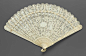 欧洲19世纪宫廷贵妇的装饰折扇