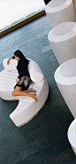 Atmosphere: Relax and enjoy life on this beautiful sofa all in white by Vanlian.