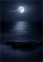 jamas-rendirse:

Spanish moon, by Filippov.