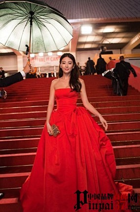 2013年，张雨绮正式接棒好莱坞性感女神...