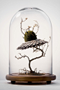 马来西亚艺术家 Noreen Loh Hui Miun 结合真实植物和纸艺创造的奇异“外星生物”收藏。她将这个奇异的雕塑系列命名为 “The Marriage（婚姻）”。（facebook.com/noreen.norya） ​​​​