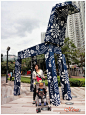 刘小康的作品《幻彩神驱》马形雕塑。
