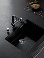 Dark kitchen : Minimalist renders inspired by photos