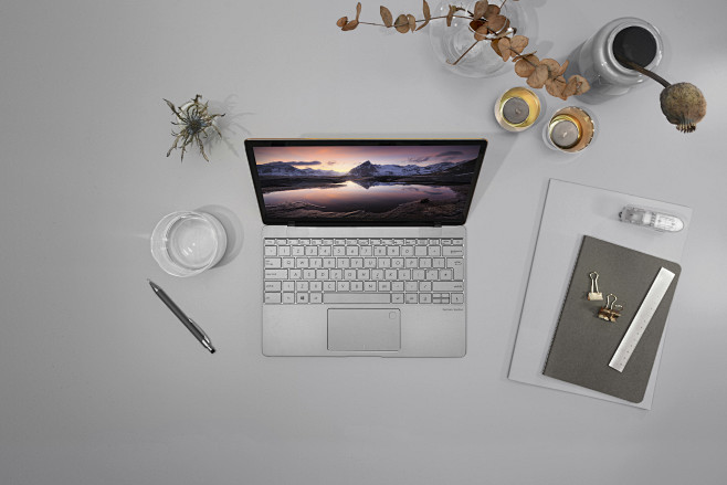 ASUS ZenBook 3 Photo...
