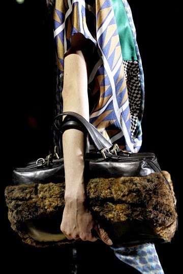 Dries Van Noten2011年...