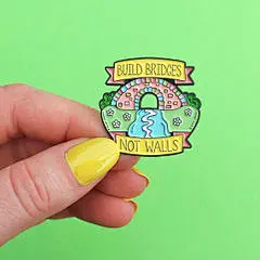 英国设计师Shannon手绘珐琅彩虹桥牛仔服饰胸花时尚外套别针配饰