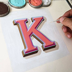 KuKuikei采集到字母设计