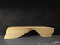 Zaha Hadid设计的吧台（Ordrupgaard Bench），所使用的材料是白腊木（ash），也叫做梣木，表面的处理使用了白皂片﹝white soap flakes﹞，这是丹麦PP Møbler公司家具的特色。