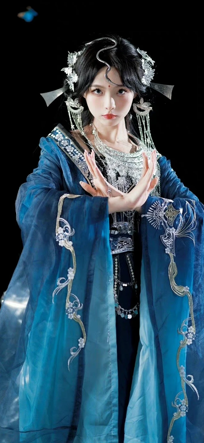 {其他}实拍动态...（现代，古装）图片_J-【古风 cos 服饰 影视】图片素材-花瓣网