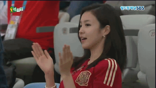 [世界杯传声筒]DAY11：韩国女球迷惊...
