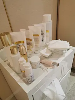 娇兰兰花护理 : 娇兰兰花护理 感觉还不错 整个流程下来60分钟 全套用的兰花系列 但是感觉有点油 最重要的是搓泥！