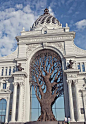 This is what the giant iron tree built In Russia’s Ministry of Agriculture looks like.