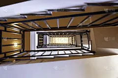 楼梯,建筑,室内,建筑的故事,梯子,螺线,复式楼,电动扶梯,镶花地板,办公室