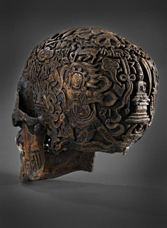 藏语称"嘎巴拉",头骨多来自生前发愿送赠的高修为喇嘛