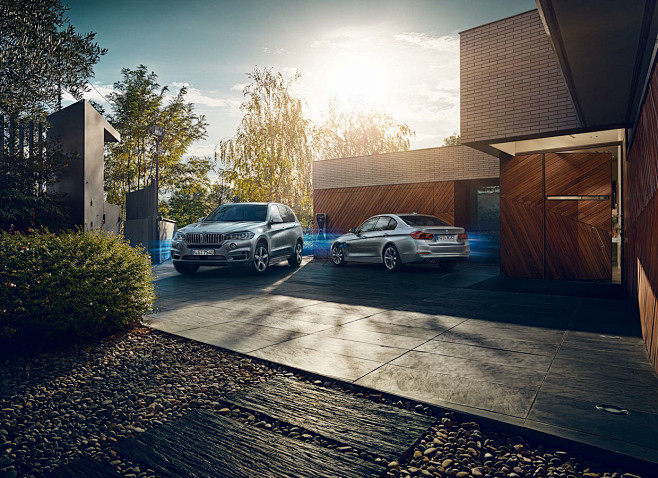 BMW PHEV RANGE SHOT ...