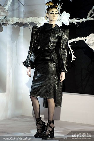 加利亚诺十年 守护Dior传奇（二）_视...