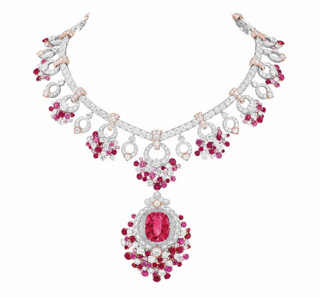 Van Cleef & Arpels 刚...