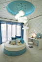 #卧室#创意淡蓝色卧室设计,床好搞怪