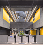 UNE 办公大楼，姜黄元素激活建筑几何形态,© Fernando Guerra | FG+SG