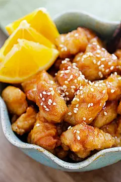 Orange chicken - easy homemade orange chicken recipe that takes 30 mins to make. It's healthier and much better than Panda Express and Chinese takeout | rasamalaysia.com