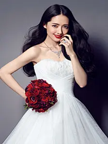 女星们穿上婚纱，谁更美呢_偶像 明星_娱乐八卦周刊