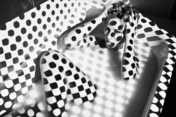 Blurred Shapes on Be...