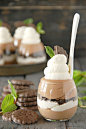 mint chocolate mousse parfaits with cookies and mint cream 4