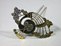Japanese Art Deco pin, Taisho Era (1912-1926), Beautiful design for this pin swivel mount, with a stylized bird silver metal and gold, decorated with roses.: @北坤人素材