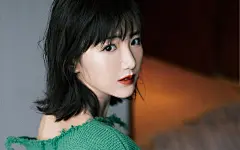 毛晓彤性感优雅写真桌面壁纸