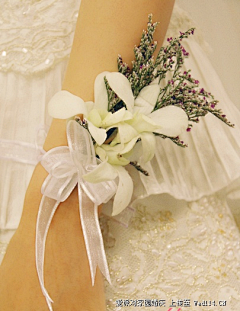 尚尚国际爱克拉婚礼采集到新娘手腕花