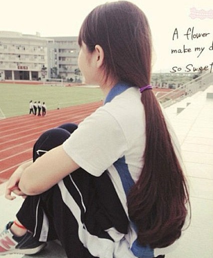 最美校服女生话题走红引围观网友纷纷晒出心目中校服女背影都这么美