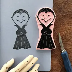 #每天画唠# 瑞典艺术家 Viktoria Åström 的手工橡皮章雕刻~