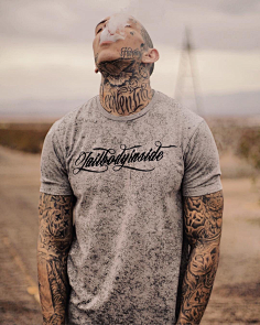 纹身肌肉男头像