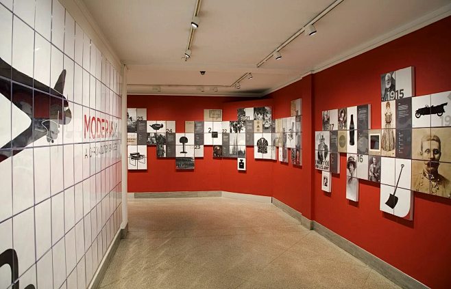 museum exhibition de...