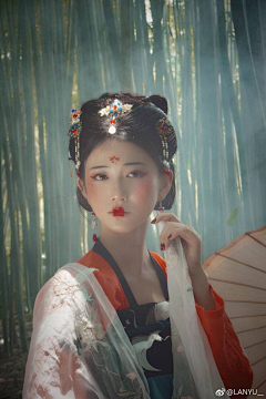 晴朗蓝123采集到古风2