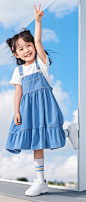 小女孩蓝色衣服 (1)
