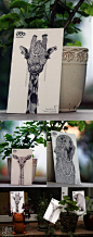 【2012《漂流动物园》绘画巡展】浮华嘈杂的城市生活中，我们需要一个柔软宁静的角落，来安放我们脆弱而敏感的灵魂。
感动越来越少，麻木在充斥。
这是个动物园，坐落于我们的内心某角落。里面住着的都是我们的亲人朋友或者昔日爱人，今日仇人...
一副动物身躯，滋养一颗人心。一个漂流在城市间的动物园，让人与人的距离不再遥远。
重拾人性中最珍贵的品质，与人像动物一样自然和谐相处。
我们崇尚单纯，坚守忠诚。
2012，让漂流继续，转角即见。