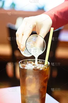 鸡尾酒,桌子,调酒师,垂直画幅,夜晚,含酒精饮料,饮料,夜总会,俄罗斯,夜生活