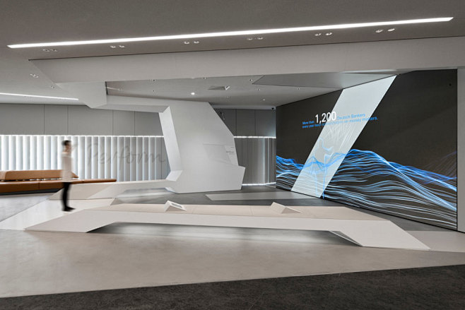 德意志银行品牌空间展厅 – 媒体互动装置...