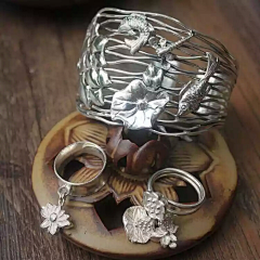 李慧梅-雨石珠宝设计采集到银饰吊坠